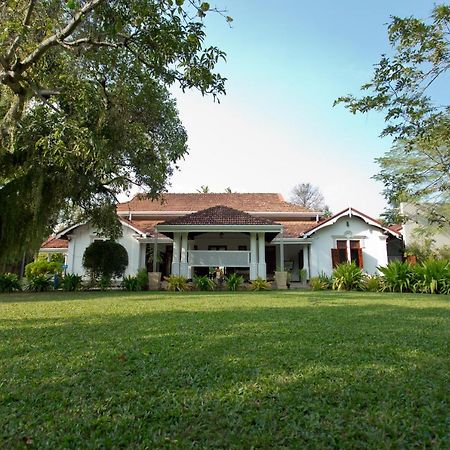 Swanee Grand Hotel Negombo Kültér fotó