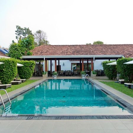 Swanee Grand Hotel Negombo Kültér fotó
