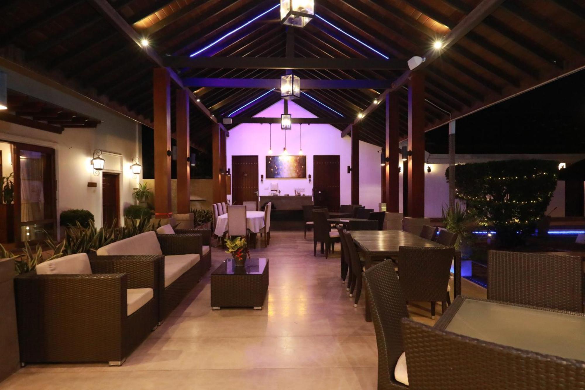 Swanee Grand Hotel Negombo Kültér fotó