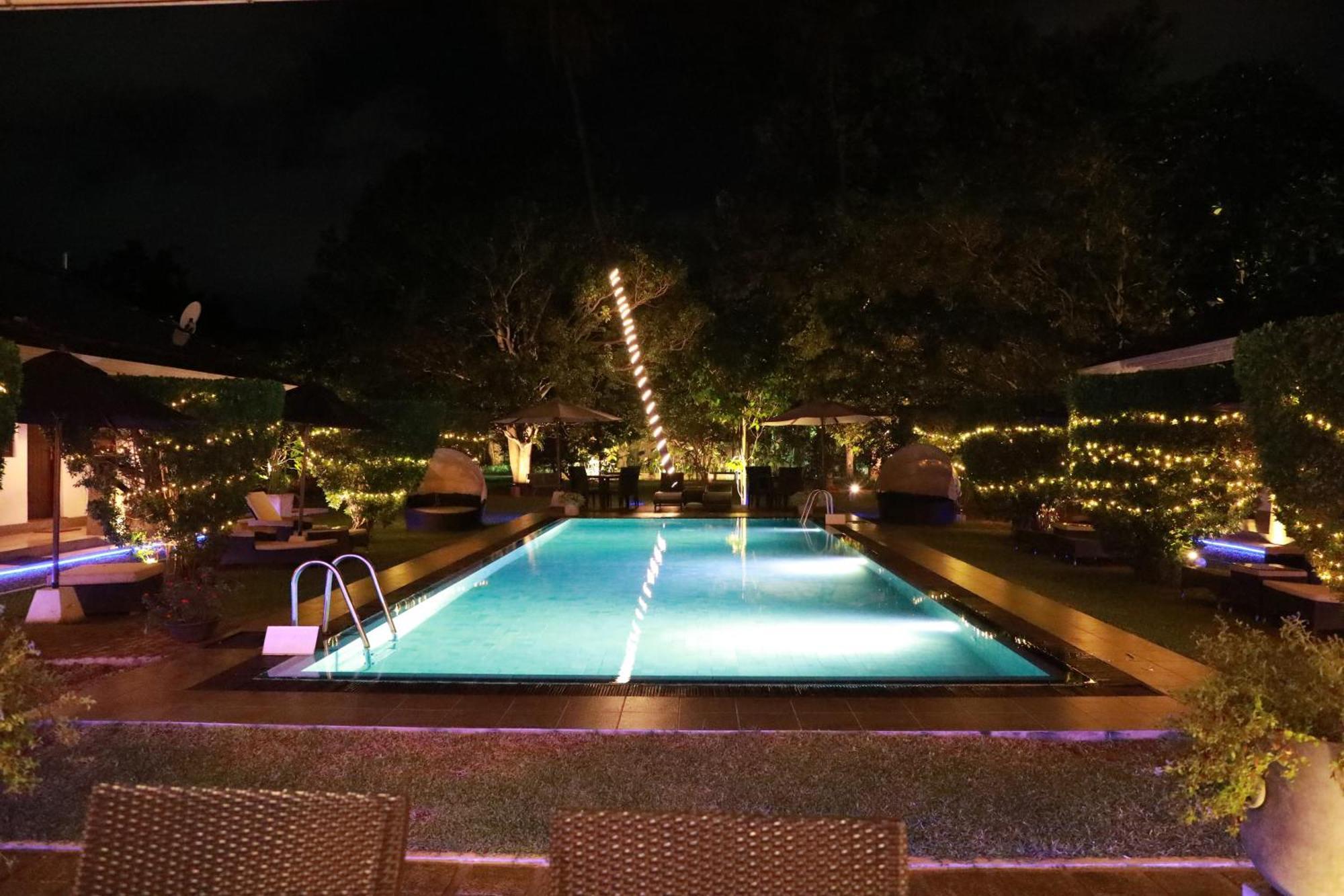 Swanee Grand Hotel Negombo Kültér fotó