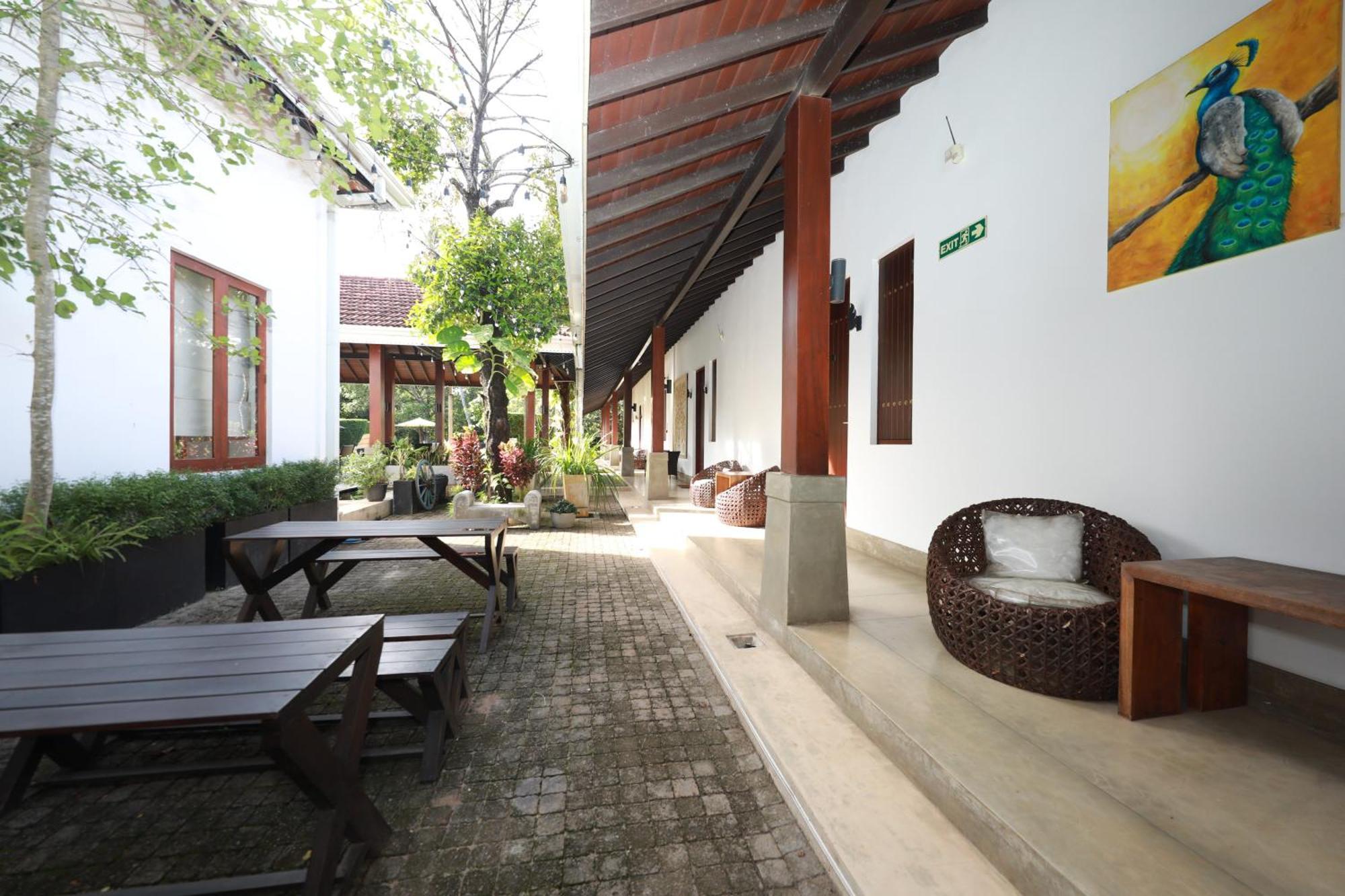 Swanee Grand Hotel Negombo Kültér fotó
