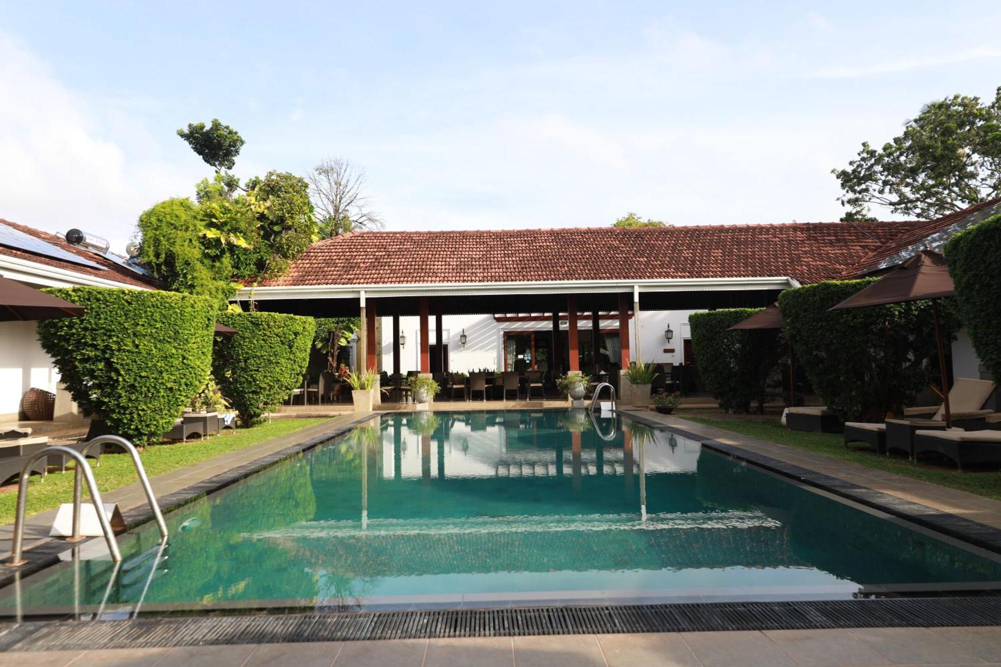 Swanee Grand Hotel Negombo Kültér fotó